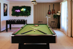 Seednest Game room & TropGarden